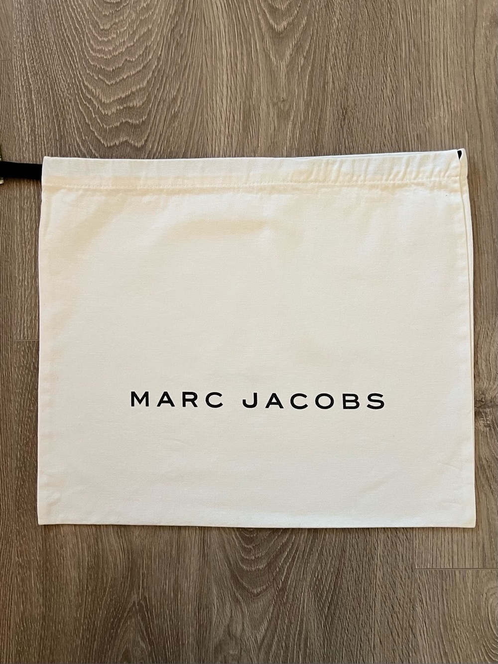Marc Jacobs dust bag (CC488)